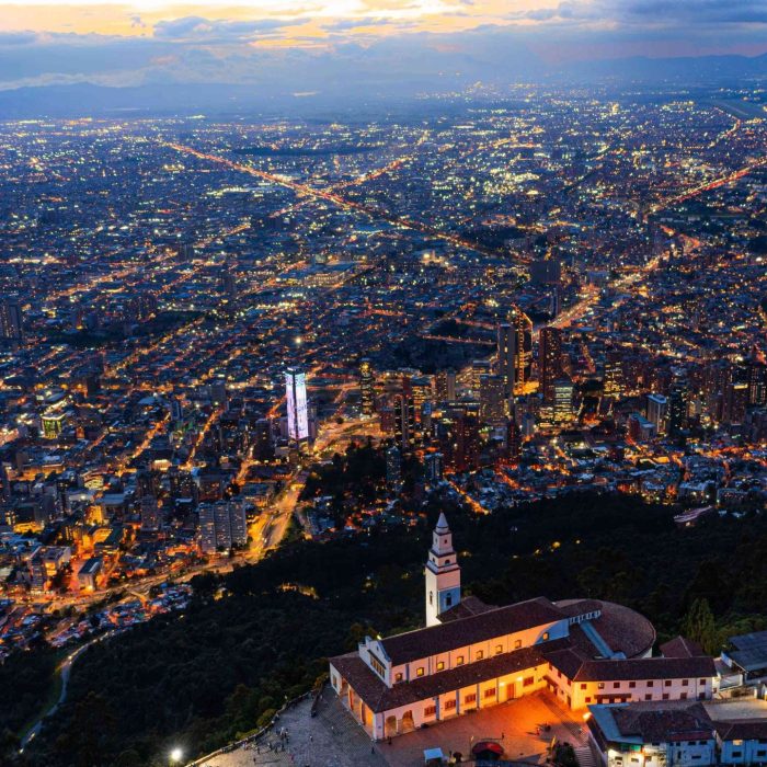 colombia-bogotá-y-el-cerro-de-monserrate