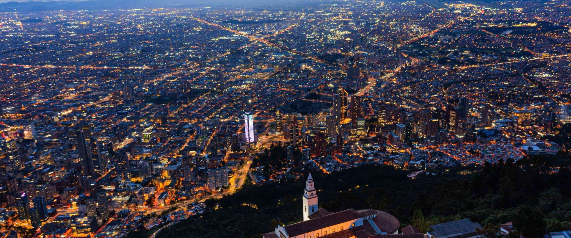 colombia-bogotá-y-el-cerro-de-monserrate